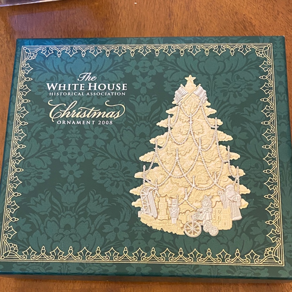 White House Christmas Ornament 2008